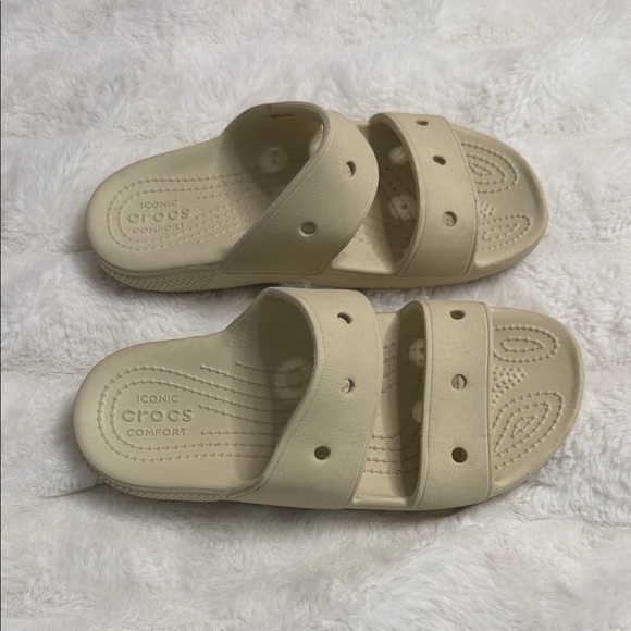 CROCS Slides - Picture 2 of 2